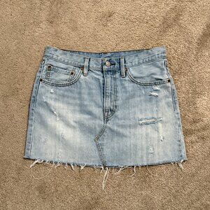 Levi’s Light Wash Distressed Denim Mini Skirt – Size 30